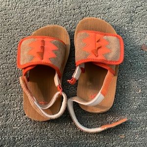 UGG Toddler size9 unisex summer shoes